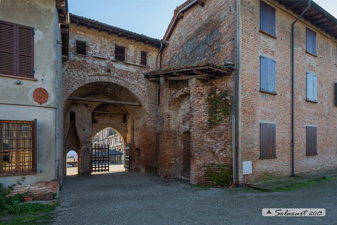 Castello di Roccabianca - interno del Rivellino delle mura della cinta esterna