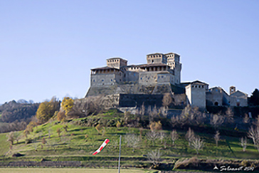 Langhirano - castello di Torrechiara, porta d'accesso alla val Parma 