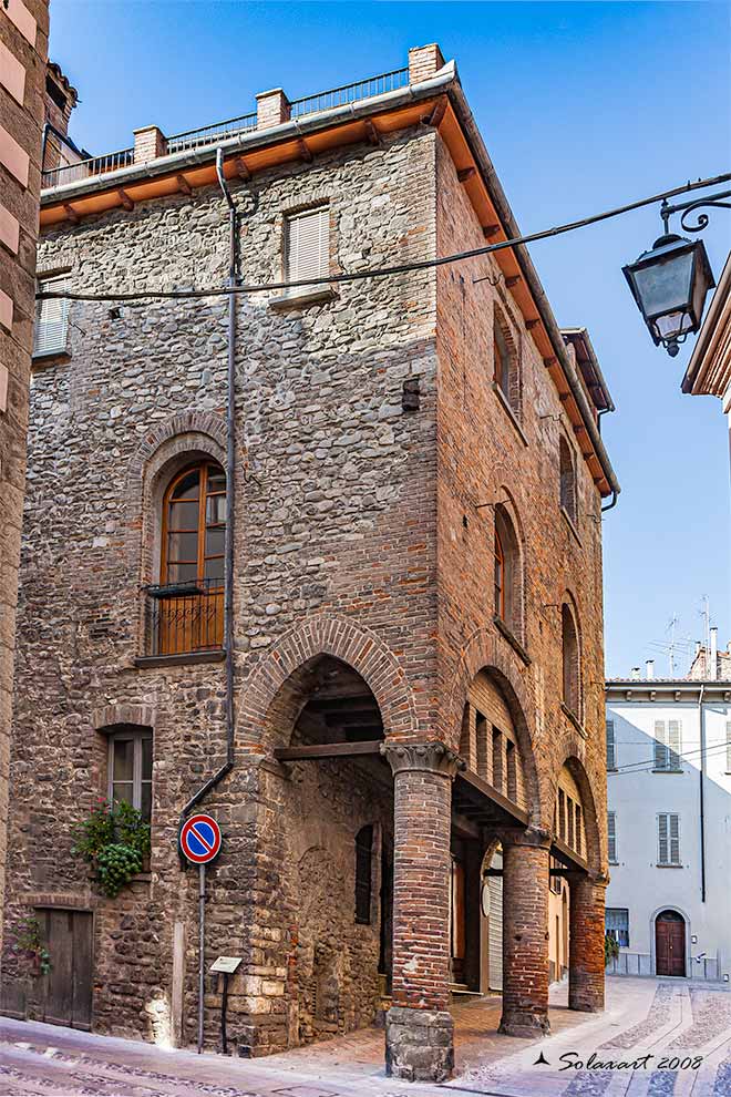 Bobbio - palazzo  Alcarini o Casa di Teodolinda (XIX secolo)