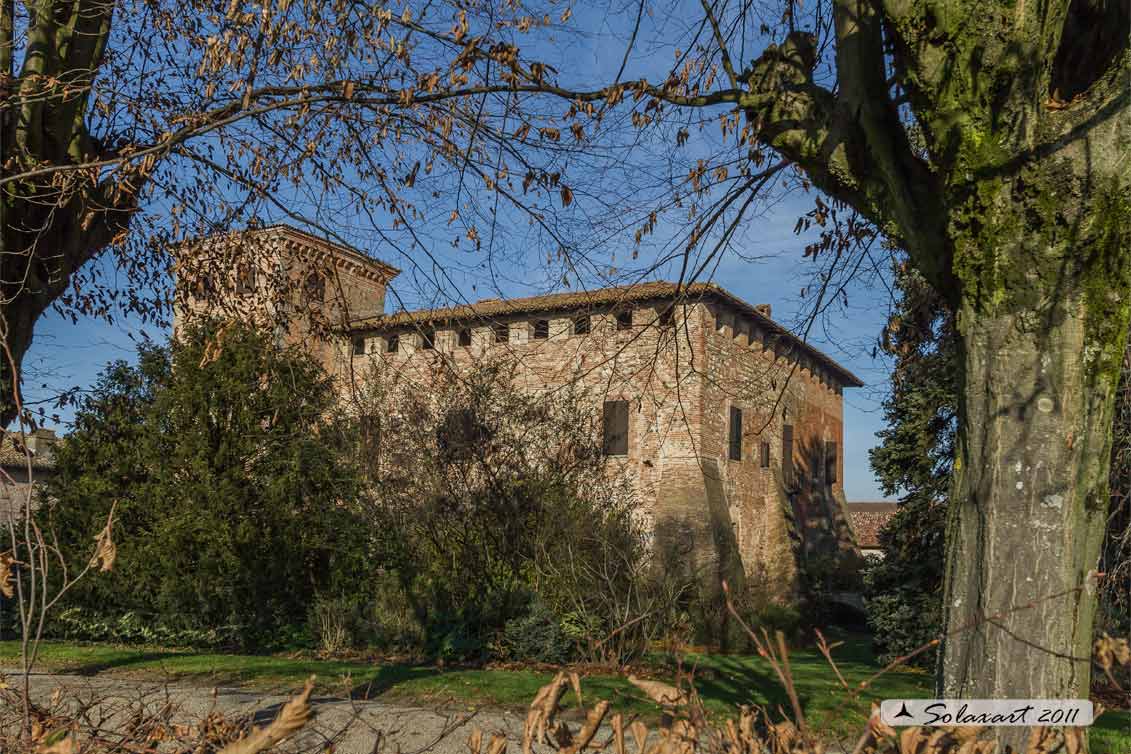 Castelbosco - Particolare delle strutture di sostegno della rocca e del secondo ponte levatoio