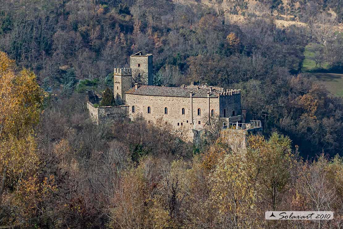 castello di Gropparello Val Vezzeno. secolo VIII