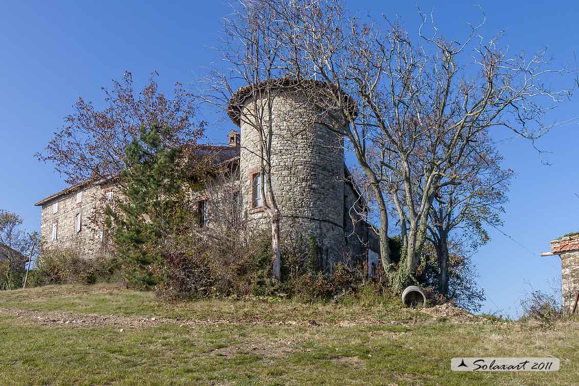 Piccolo castello incontrato sulla strada di Montecanino - adibito ad abitazione -