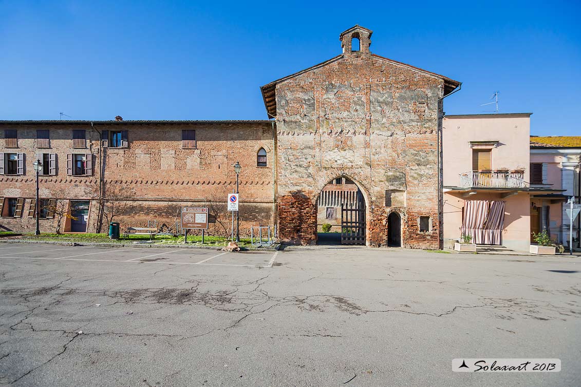 Castello di Roccabianca - interno del Rivellino delle mura della cinta esterna.