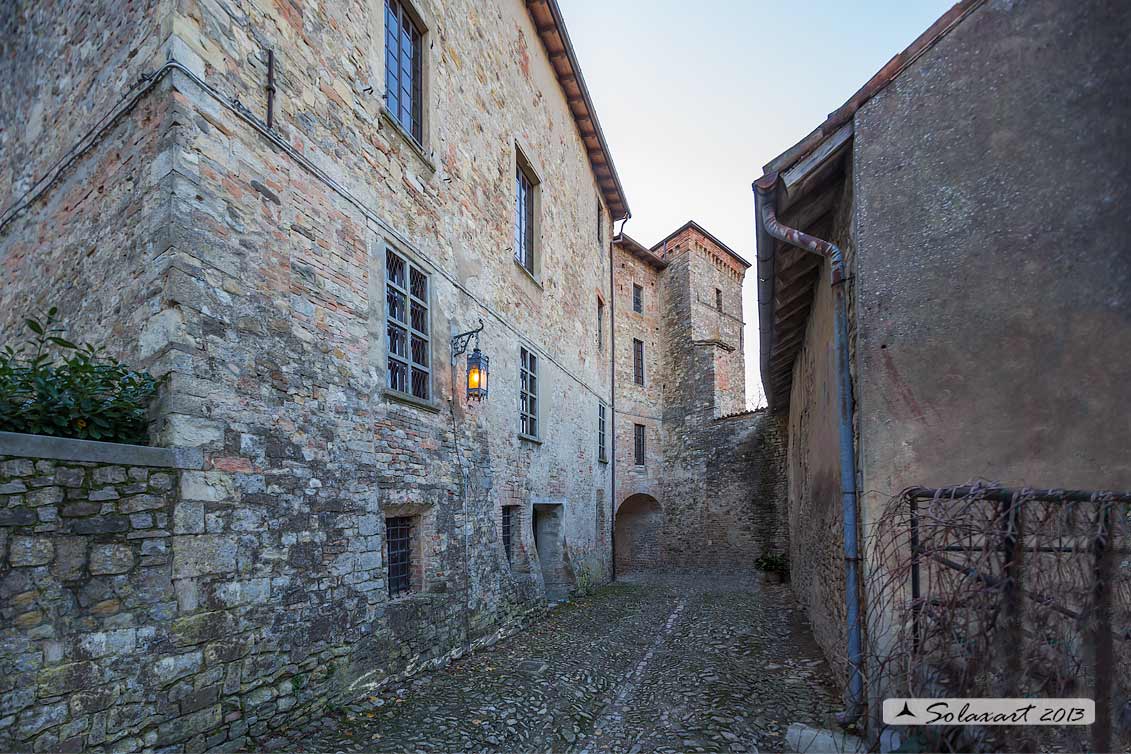 Il Castello di Scipione : Il borgo fortificato