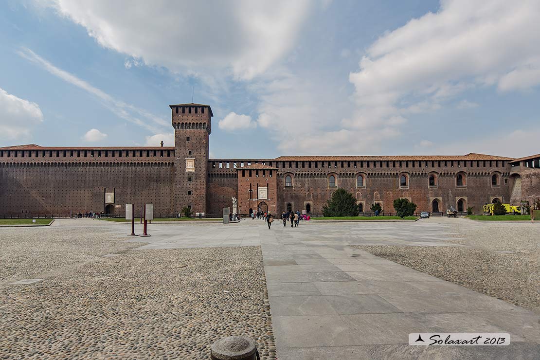 Milano - Castello sforzesco - la torre di Bona di Savoia
