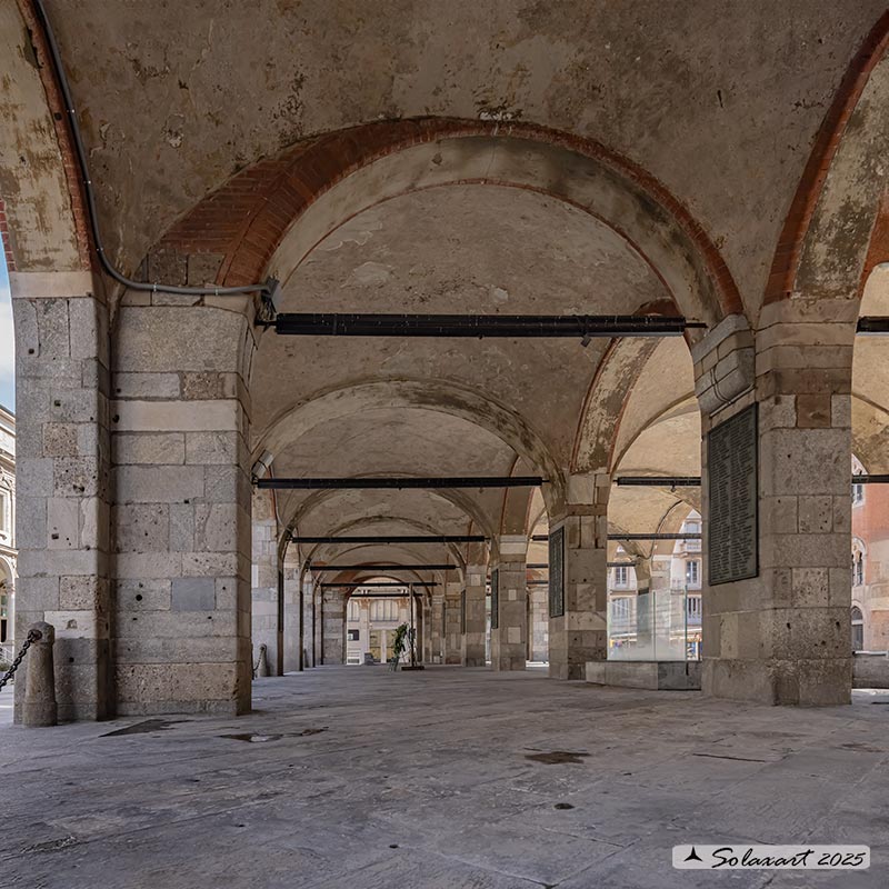 Palazzo della Ragione; Portico lato Nord