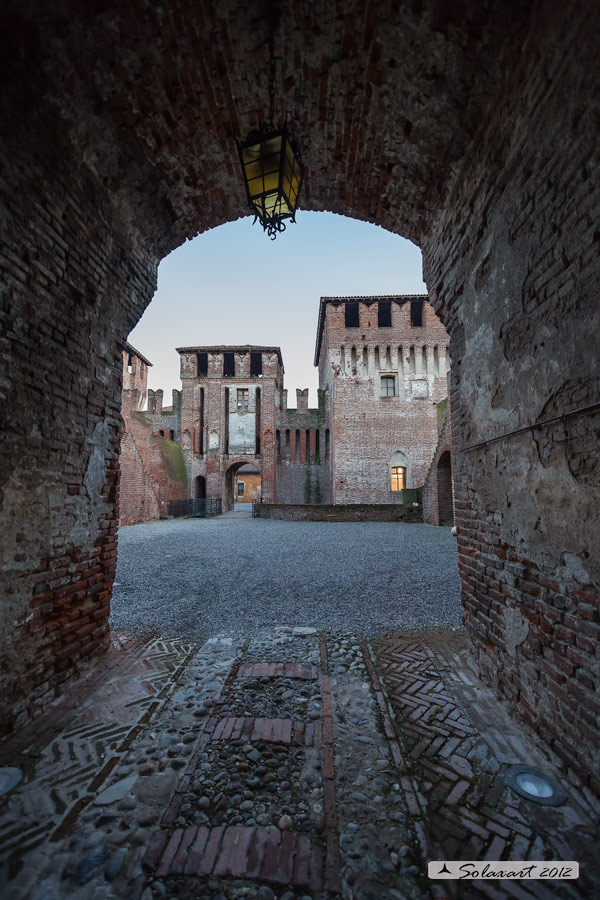 Soncino, l'entrata al rivellino