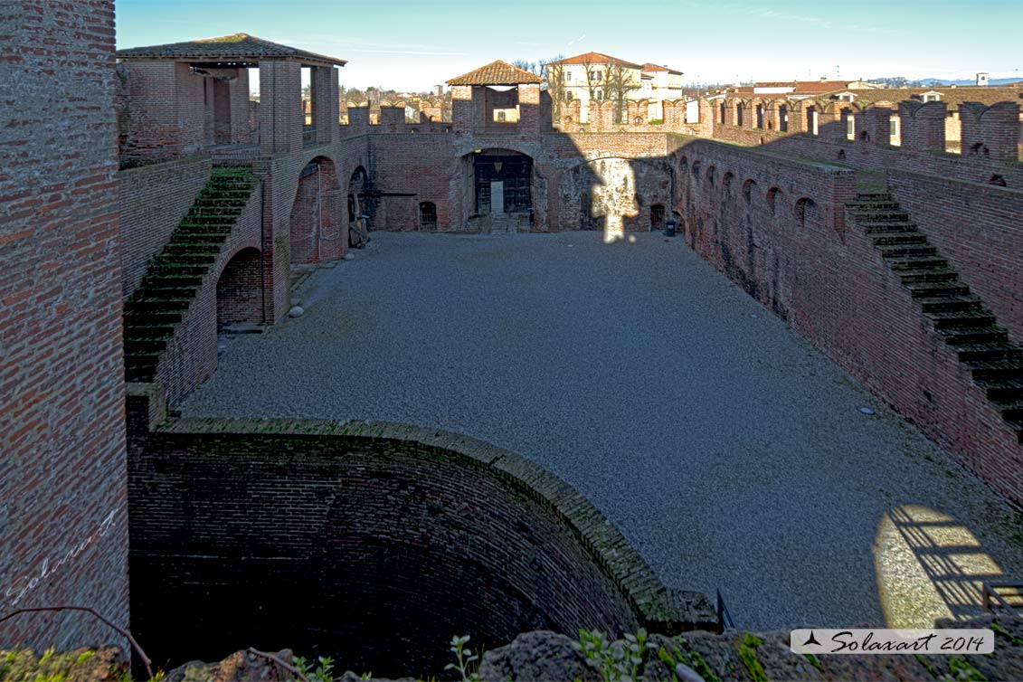 L'interno del "Castello": Il Rivellino