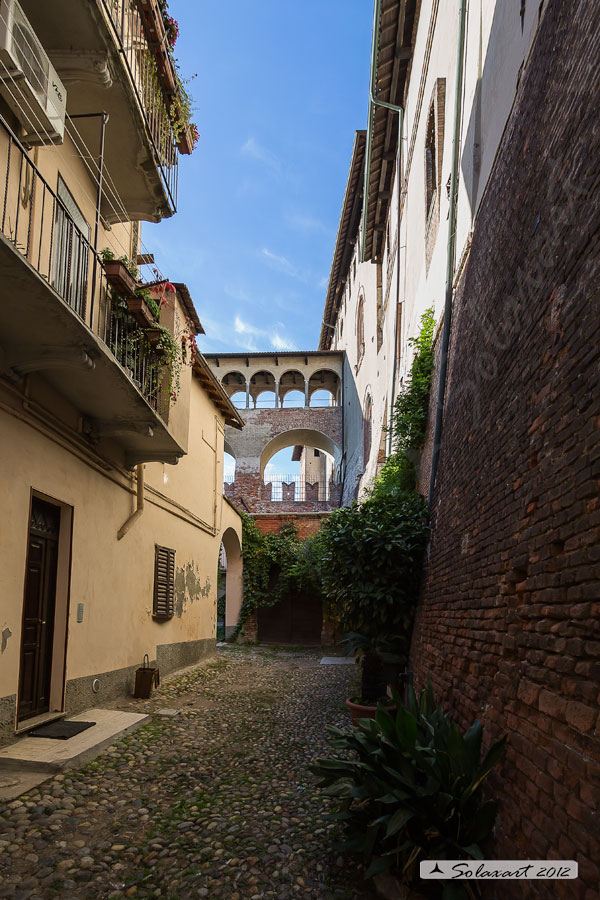 Castello Sforzesco di Vigevano:il porticato di accesso al castello