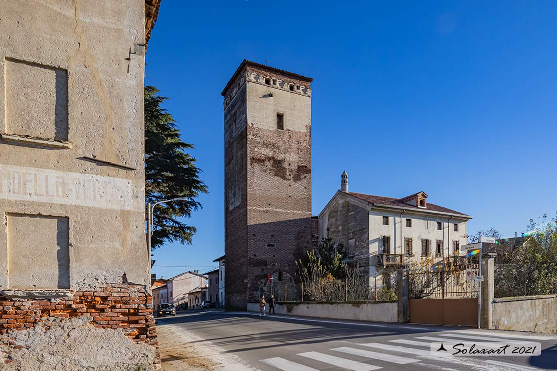 Torre Medievale di Mandello Vitta