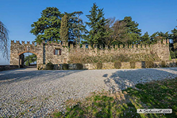 Cazzago San Martino, Castello di Bornato in Franciacorta