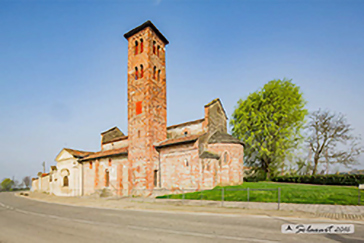 Chiesa romanica di San Pietro Apostolo