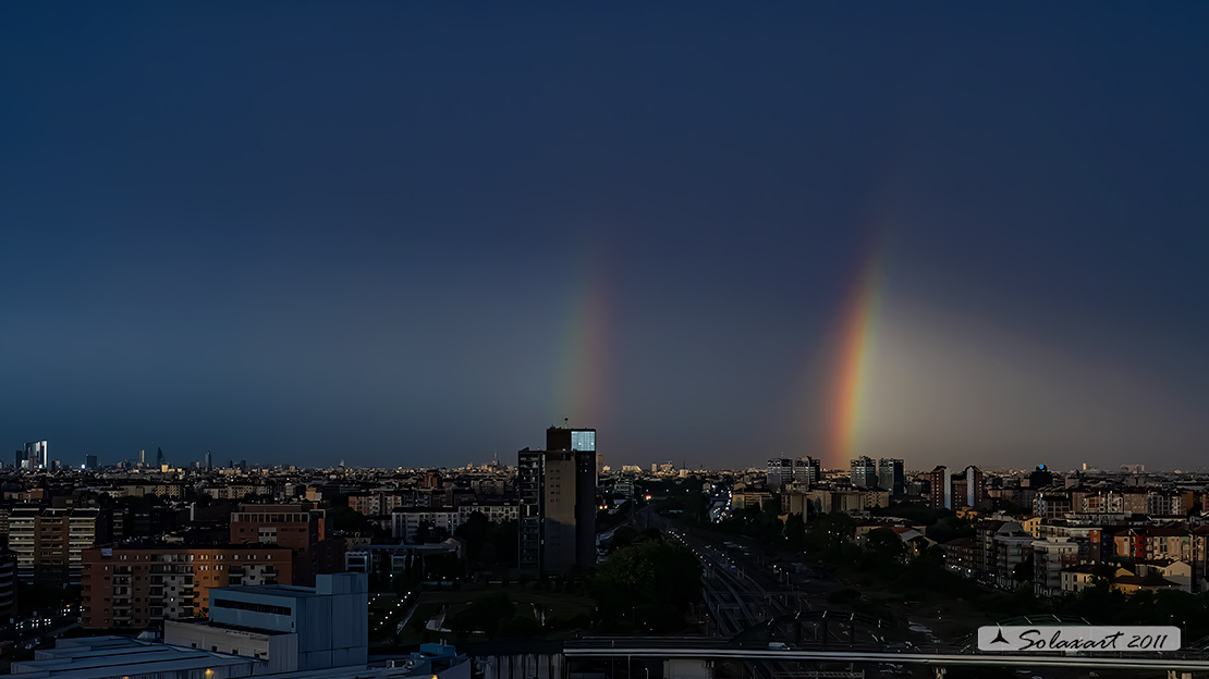 Temporale a Milano - tra due arcobaleni